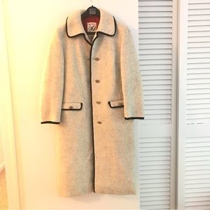 Boo's Austrian Vintage Long 100% wool single breasted cream coat